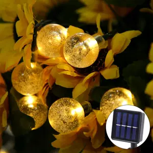 छुट्टियों की सजावट के लिए एयर बबल बॉल लाइट गर्म सफेद रोशनी सौर ऊर्जा