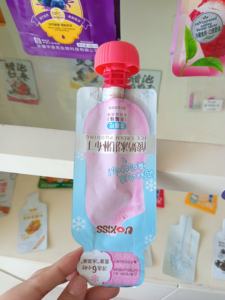 Sacs à bec verseur imprimés sur mesure de haute qualité, scellés à chaud, en PE, anti-odeur, de qualité alimentaire, pour aliments pour bébés, jus liquides, faible MOQ - Product Image 3