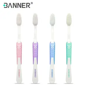  Toothbrushes Individually Wrapped-Manual Disposable Medium Soft Travel Toothbrush SetためAdultsまたはKids