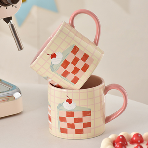 Taza de Café de Porcelana con Forma de Pastel de Dibujos Animados, Precio Competitivo, Personalizable, Regalo Empresarial, Reutilizable, Apta para Alimentos, Lavavajillas y Microondas - Product Image 5