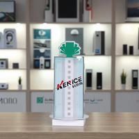Présentoir d'accessoires de téléphone portable en acrylique rotatif avec lumière LED et serrure Vitrine de câble USB en acrylique durable