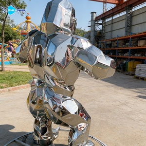 Statue de gorille sur mesure de grande taille, sculpture animale en résine électro-plaquée pour la décoration des parcs et des jardins - Product Image 4