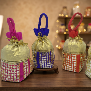 Nouveau sac Potli personnalisé pour femmes, pochette à monnaie, pochette à main, pochette à cordon en velours, cadeaux de remerciement, sacs à main pour dames, cadeaux de fête - Product Image 3