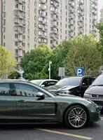 Parlak Metalik Yeşil Araba Cam Filmi, Koyu Yeşil Renk Değiştiren, Tam Araç Cam Filmi, 7.5 Mil Kalınlık, Üç Yıl Garanti