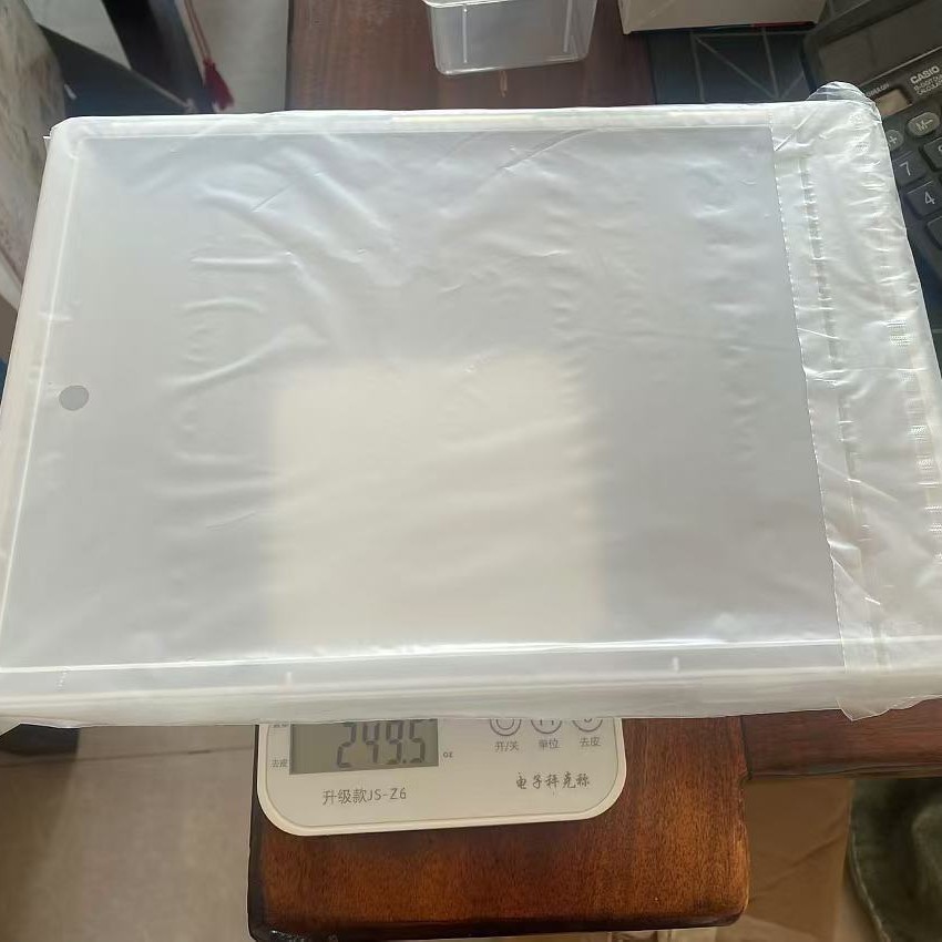 Grande [32,5*23*5cm] puede poner papel A4