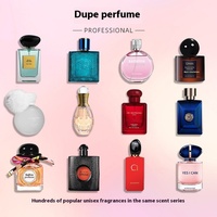 100 parfums de marques différentes sont disponibles à la vente. Convient pour les ventes aux étals du marché. Livraison mixte.