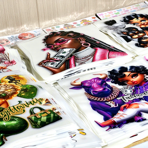 Nuevas Impresiones DTF <span class=keywords><strong>de</strong></span> Moda con Diseño <span class=keywords><strong>de</strong></span> Chica para Planchar, Estampado <span class=keywords><strong>de</strong></span> Logotipos, Tecnología <span class=keywords><strong>de</strong></span> Transferencia <span class=keywords><strong>de</strong></span> Calor sobre PET Lavable - Product Image 1