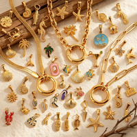 Mini-bijoux chics |   Breloques étanches en acier inoxydable plaqué or PVD 18 carats, motifs Piano, Notes de musique, Microphone, Palmier, Coquillage de plage