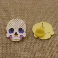 Broche Hommes Personnalisée Anime Logo Personnalisé Émail Aventure pour Costume Homme