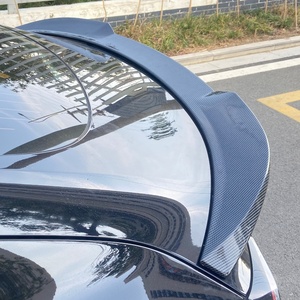 กันชนท้ายแบบลากจูง Welta Hot Style ผลิตจากพลาสติก ABS+PP พร้อมดีไซน์ Ducktail สำหรับรถยนต์ Tesla Model 3 ปี 2019-2022 แบบยึดติดด้วยสลักเกลียว  ใช้ได้กับรถ 100% - Product Image 4