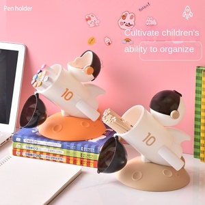 Estuche <span class=keywords><strong>de</strong></span> plástico multifuncional para bolígrafos, caja <span class=keywords><strong>de</strong></span> almacenamiento con diseño <span class=keywords><strong>de</strong></span> cohete bonito para organización <span class=keywords><strong>de</strong></span> escritorio <span class=keywords><strong>de</strong></span> oficina, <span class=keywords><strong>Calendario</strong></span> para estudiantes y niños - Product Image 4