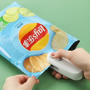 Taşınabilir manuel patates Chip çanta mühürleyen Usb şarj edilebilir plastik <span class=keywords><strong>Mini</strong></span> çanta mühürleyen 2 in 1 ısıyla yapıştırma ile kesici - Product Image 4