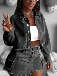 Veste en jean courte tendance pour femme, en denim véritable, avec blocs de couleur, délavée et effilochée - Product Image 3