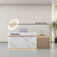 Comptoir de réception intégré moderne et luxueux pour salon de beauté, magasin de vêtements, caisse et bar