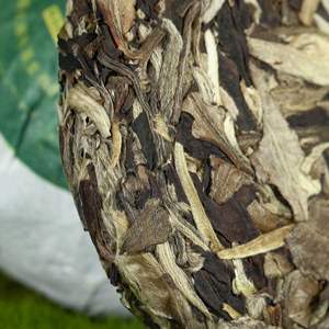 Yunnan ชาแสงจันทร์สีขาว<span class=keywords><strong>ต้น</strong></span>ไม้โบราณเค้ก100G ชาความงามที่กลมกล่อมหวานผลิตจากแสงอาทิตย์ขายส่งผู้ผลิต - Product Image 3