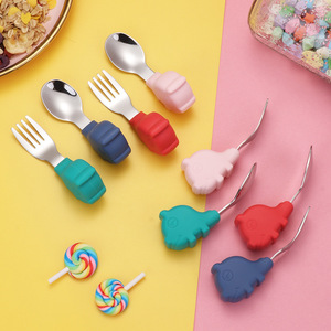 Juego de tenedor/cuchara de silicona de acero inoxidable 304 para niños, cuchara de entrenamiento con dibujos animados, regalo de comida complementaria para bebés - Product Image 1