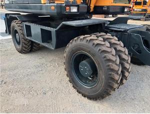 Excavateur sur pneus Hyundai R140W d'occasion 90% neuf et bon marché à vendre en bon état - Product Image 2