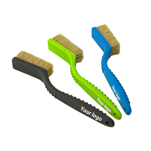 Brosse d'escalade en plastique avec logo personnalisé et poils de sanglier pour tous les types d'escalade et de craie - Product Image 2