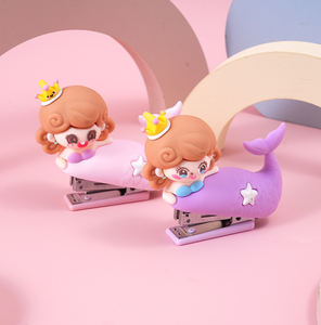 Engrapadora de la Princesa Sirena Mágica (N.º 10) - Linda <span class=keywords><strong>Chica</strong></span> Montando en una Ballena/Delfín, Papelería Kawaii para Oficina/Escuela, Regalo para Niños, Marca Miax 500 - Product Image 1