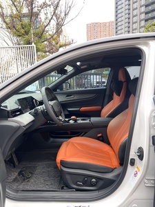 Changan UNI-V 2.0T 8AT Edición Jinqing 2025, Auto Usado, 10000 km, Bajo Kilometraje, Volante a la Izquierda, Sedán Deportivo Fastback, Vehículo de Gasolina para Exportación - Product Image 5