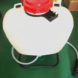 Pulvérisateur à dos manuel à pression 15L (4 gallons) vert pour jardinage domestique et agricole - Product Image 3