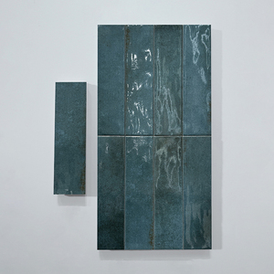 Carreaux de métro <span class=keywords><strong>tendance</strong></span> vert foncé brillant 75x300 pour mur de salle de bain, carreaux en porcelaine pleine masse. - Product Image 3