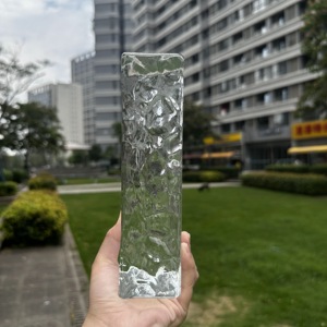 Bloc de cristal solide 10*10*5cm K9 personnalisé 3D Laser intérieur/extérieur cloison murale <span class=keywords><strong>couleur</strong></span> naturelle <span class=keywords><strong>brique</strong></span> de verre teinté pour hôtels - Product Image 3