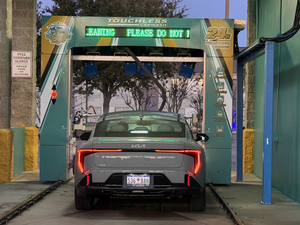 Leisuwash DG Robot Car Wash 22KW Lavadora <span class=keywords><strong>de</strong></span> coche sin contacto <span class=keywords><strong>de</strong></span> alta presión 130Bar Pinfl PF36 Bomba - Product Image 2