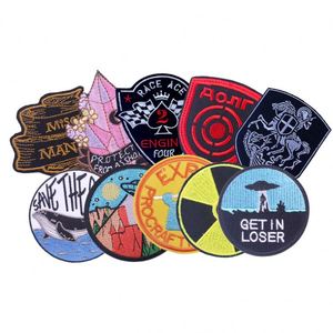 Écussons brodés personnalisés à coudre ou thermocollants de haute qualité avec logo, pour vêtements, promotion usine Chine - Product Image 4