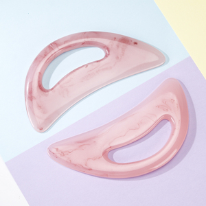 Logotipo personalizado resina Gua Sha raspado herramienta de masaje forma de media luna Guasha Board - Product Image 5