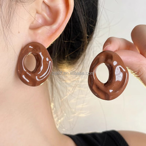 Pendientes <span class=keywords><strong>de</strong></span> carillones <span class=keywords><strong>de</strong></span> viento huecos <span class=keywords><strong>de</strong></span> forma irregular <span class=keywords><strong>de</strong></span> gran tamaño Estilo lujoso <span class=keywords><strong>de</strong></span> moda con atractivo versátil como pendientes - Product Image 2