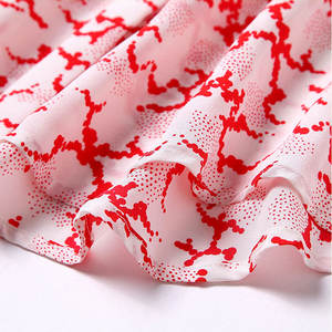 أفضل سعر لنسيج حرير التوت الطبيعي 100% عالي الجودة، منسوج بنقشة النقاط ومطبوع بأشكال هندسية وزهور وأوراق، مناسب للفساتين - Product Image 5