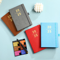 Organiseur scolaire A5 personnalisable avec reliure spirale, couverture rigide en cuir texturé et bande élastique, 352 pages