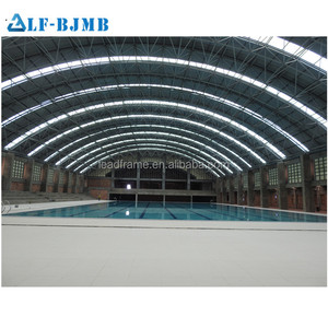 Tetto a traliccio spaziale curvo zincato per piscina coperta di lusso e sala acquatica - Product Image 1