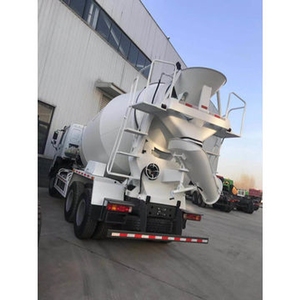 Camion autochargeur d'occasion avec pompe malaxeuse à béton à petit tambour, doté d'un composant de boîte de vitesses essentielle pour le ciment et les matériaux de construction - Product Image 3
