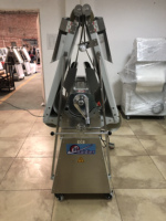 Prix de gros laminoir à pâte manuel semi-automatique de haute qualité pour rouleau de moulage de croissant coupé en stock