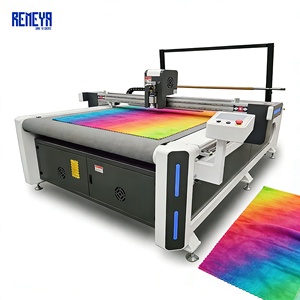 Machine de découpe à couteau oscillant pour matériaux non tissés laminés et enduits, avec fonctionnement économe en énergie et précision fiable - Product Image 1