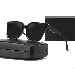 Nouvelles lunettes de soleil de style rétro surdimensionnées unisexe, monture PC noire, polarisées UV400, type 3 - Product Image 3