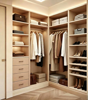 Système de dressing ouvert moderne sur mesure, armoire de rangement intelligente avec éclairage LED intégré, personnalisé pour la chambre principale de la villa
