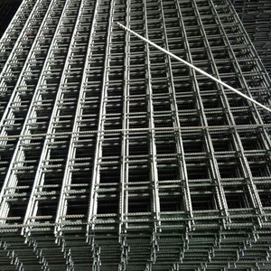Grillage de renforcement à trous carrés pour béton, en fil d'acier soudé, pour la prévention des fissures dans les coussins de béton pour la construction - Product Image 1