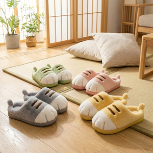 شباشب نسائية بتصميم مخلب حيوان لطيف، أحذية منزلية دافئة للشتاء، نعال داخلية مريحة من البولي فينيل كلورايد الناعم، هدية للأزواج - Product Image 1