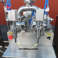Machine de remplissage de liquide à 2 buses manuelle pour bouteille d'eau de 500 ml, machine de mise en bouteille d'eau, machine de remplissage automatique de bouteilles de liquide chaud