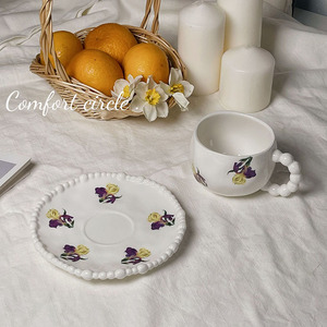 <span class=keywords><strong>Tasse</strong></span> et soucoupe en céramique sphérique florale <span class=keywords><strong>vintage</strong></span> française petite <span class=keywords><strong>tasse</strong></span> irrégulière pincée à la main - Product Image 2