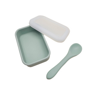 Ensemble de cuillères en silicone pour bébé avec récipient alimentaire, ustensiles d'alimentation doux et sûrs pour nourrissons de 0 à 12 mois, design de couleur unie - Product Image 1