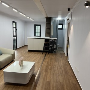 บ้านคอนเทนเนอร์แบบขยายได้พร้อมระเบียงหลังคาทรง<span class=keywords><strong>จั่ว</strong></span> โครงสีดำ ขนาด 20 ฟุต หน้าต่างแบบตาข่าย พร้อมใช้งานสำหรับเช่าพักผ่อน - Product Image 5