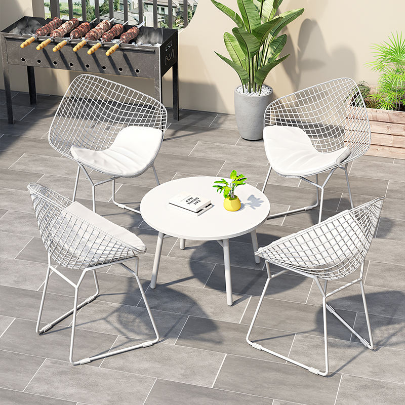 Cuatro sillas una tabla de color opcional gran descuento