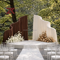 Arche Métallique Courbe Ondulée ZKAI pour Décor de Mariage Extérieur Personnalisé, Support de Toile de Fond Murale avec Rideaux