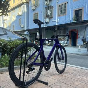 จักรยานเสือหมอบ SRAM <span class=keywords><strong>RIVAL</strong></span> XPLR AXS 1*13 ระบบขับเคลื่อน 1x13 เกียร์เดียว ดิสก์เบรกน้ำมัน KOZO2 คาร์บอนไฟเบอร์ แอโร่ ฮาร์ดเทล ขนาดล้อ 700C ระบบเบรกไฮดรอลิกดิสก์เบรก น้ำหนักเบา - Product Image 4