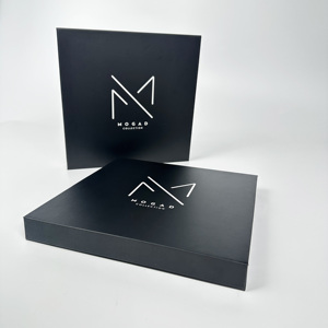 Customizable Color Luxury Rigid <b>Magnetic</b> Gift <b>Box</b> with Sponge Lining and Matt Lamination for Clothing - Product Image 2