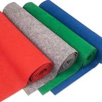 Moquette jetable en polyester 100% aiguilletée, rouge, blanc, rose, gris, pour exposition, scène, couloir, velours